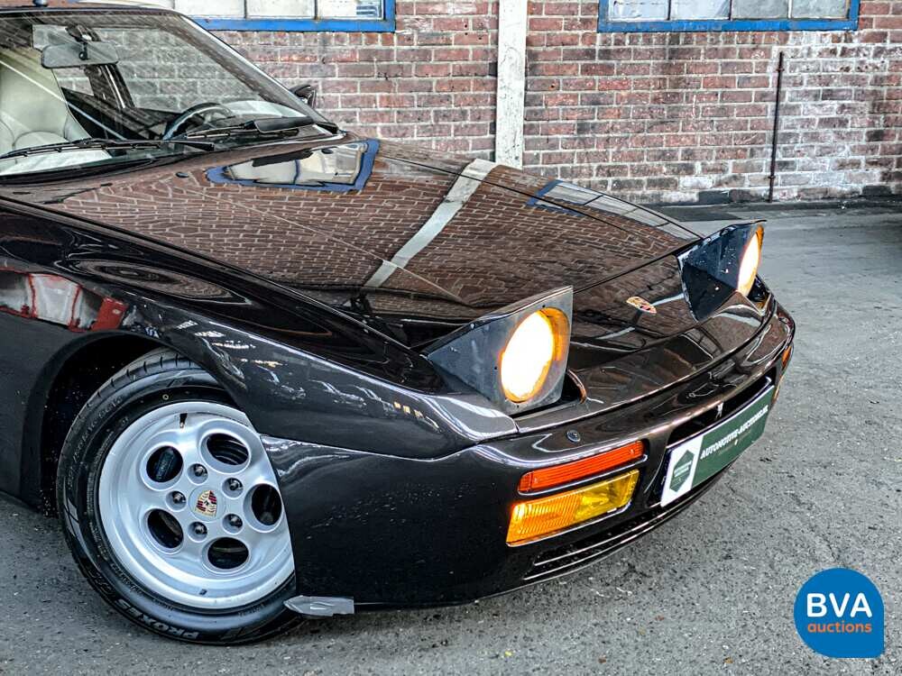 Porsche 944 Turbo 220 PS Baujahr 1986.