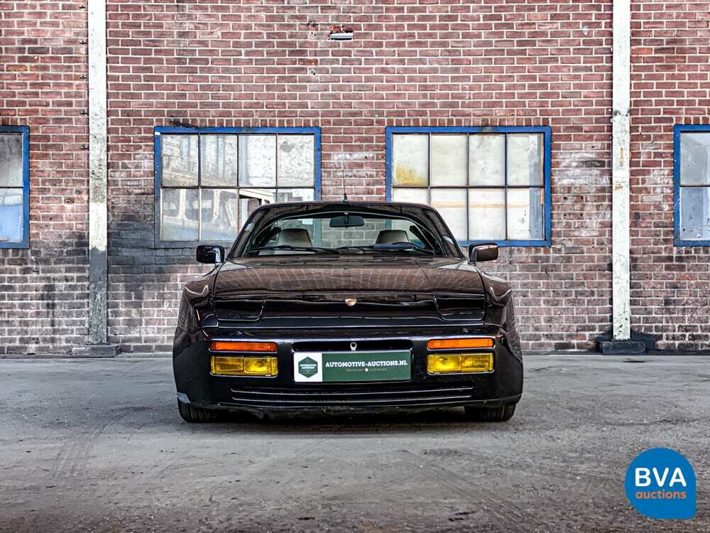 Porsche 944 Turbo 220 PS Baujahr 1986.