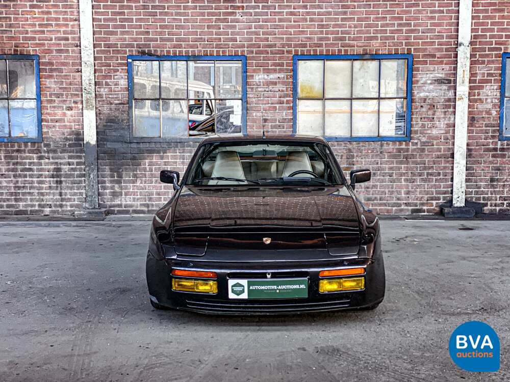 Porsche 944 Turbo 220 PS Baujahr 1986.
