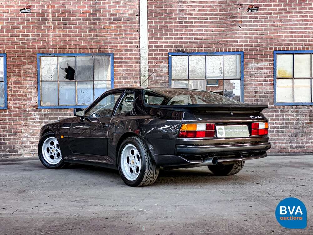 Porsche 944 Turbo 220 PS Baujahr 1986.