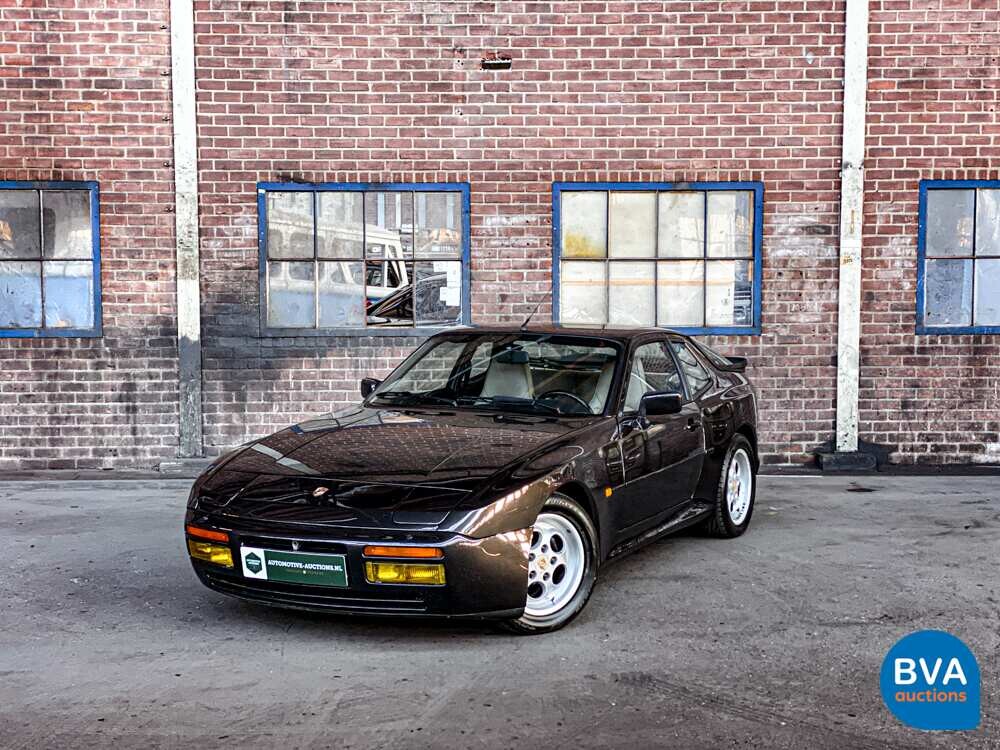 Porsche 944 Turbo 220 PS Baujahr 1986.