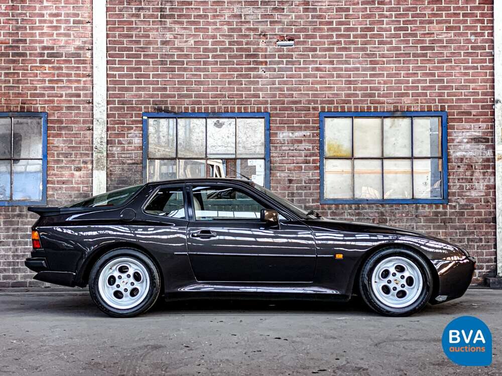 Porsche 944 Turbo 220 PS Baujahr 1986.