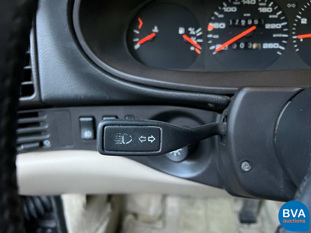 Porsche 944 Turbo 220 PS Baujahr 1986.