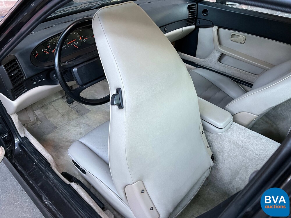 Porsche 944 Turbo 220 PS Baujahr 1986.