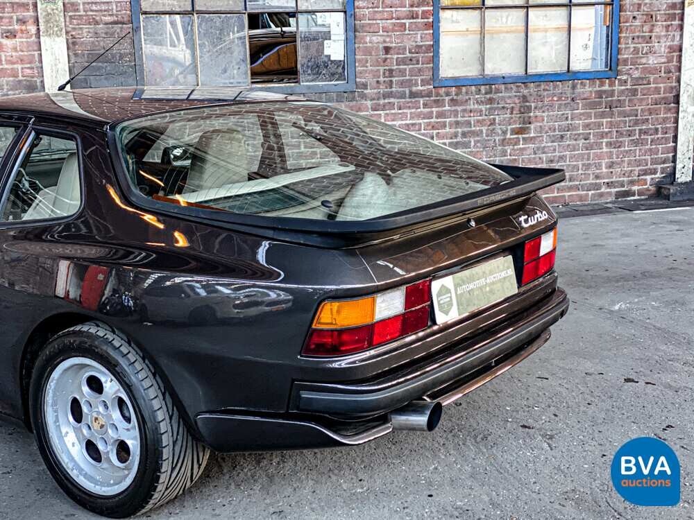 Porsche 944 Turbo 220 PS Baujahr 1986.