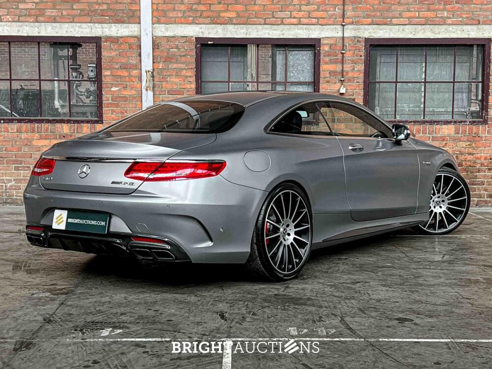 Mercedes-AMG S63 AMG 5.5 V8 4Matic 585pk 2015 S-Klasse Coupe Mercedes-Benz, N-942-DN