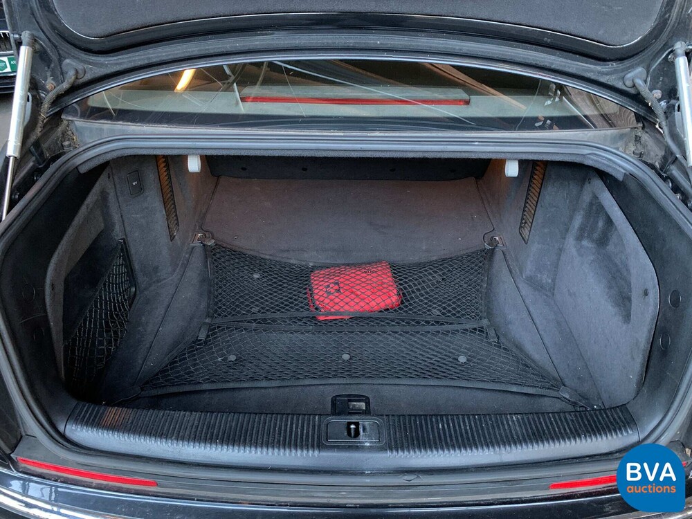 Audi A8 Lang 6.0 W12 Quattro Pro line 450pk 2004, 69-RD-NX