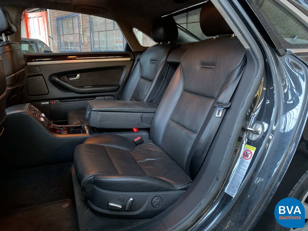 Audi A8 Lang 6.0 W12 Quattro Pro line 450pk 2004, 69-RD-NX
