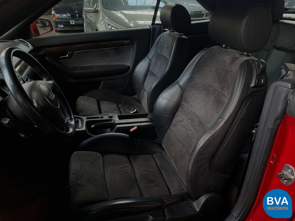 Audi A4 Cabriolet 2.4 V6 Exclusive 170pk 2002 -Org. NL- YOUNGTIMER, 39-JH-NG