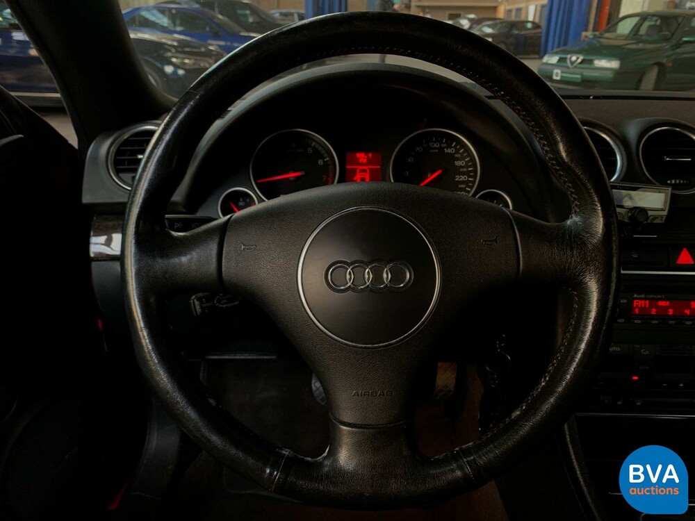 Audi A4 Cabriolet 2.4 V6 Exclusive 170pk 2002 -Org. NL- YOUNGTIMER, 39-JH-NG
