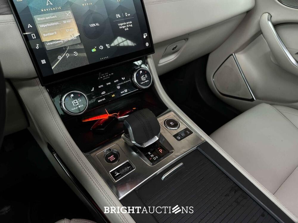 Jaguar F-Pace 2.0 P400e PHEV R-Dynamic S 300pk 2022 (Origineel-NL & 1e Eigenaar), R-884-KV