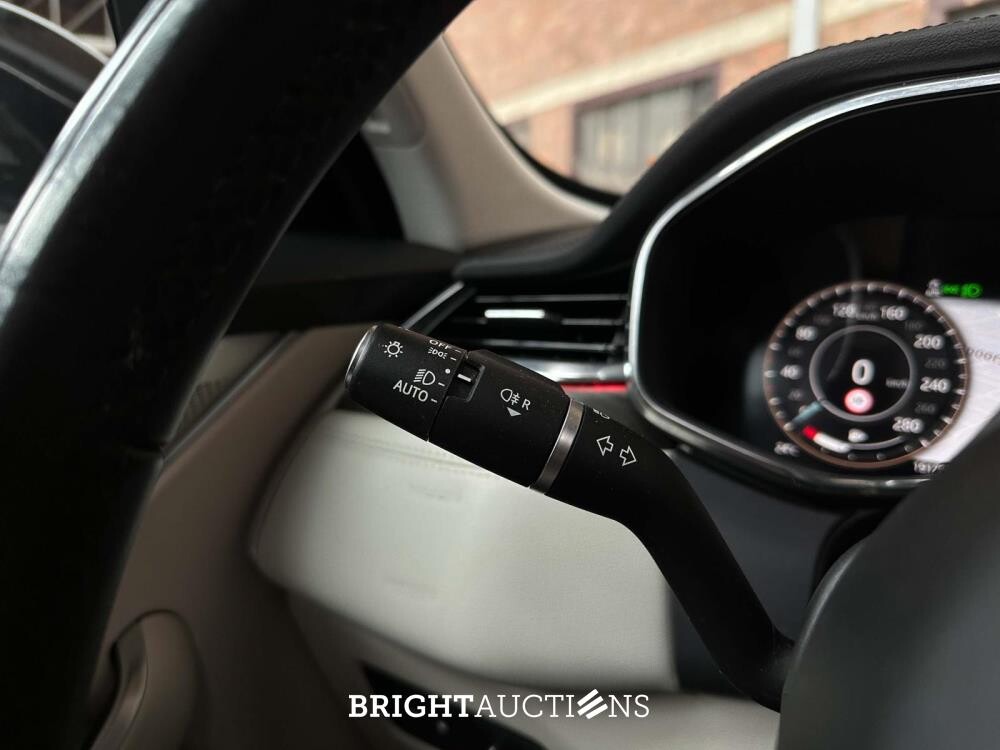 Jaguar F-Pace 2.0 P400e PHEV R-Dynamic S 300pk 2022 (Origineel-NL & 1e Eigenaar), R-884-KV