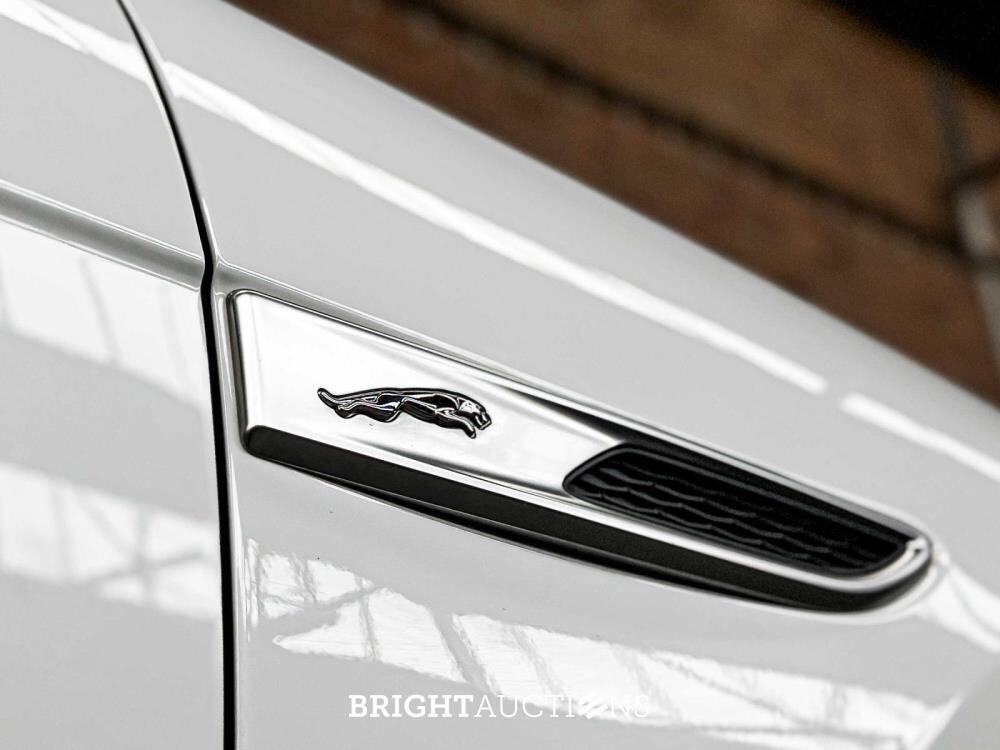 Jaguar F-Pace 2.0 P400e PHEV R-Dynamic S 300pk 2022 (Origineel-NL & 1e Eigenaar), R-884-KV