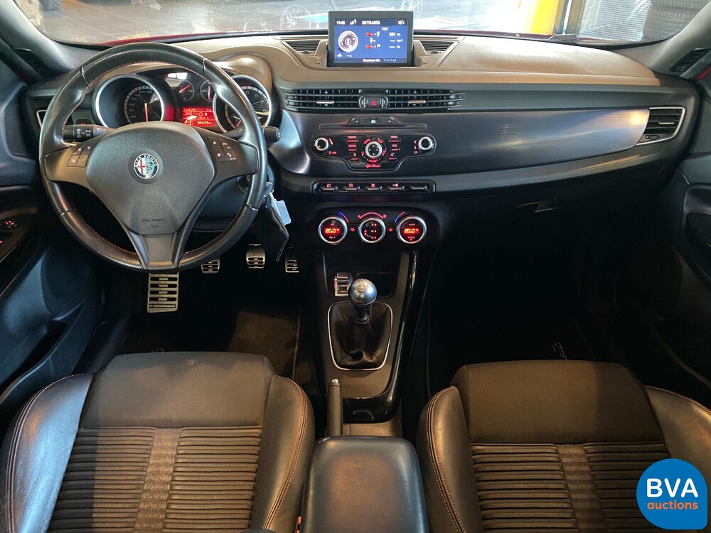 Alfa Romeo Giulietta 1.4T Distinctive 170hp 2011 -Org. NL-, 08-RSH-1.
