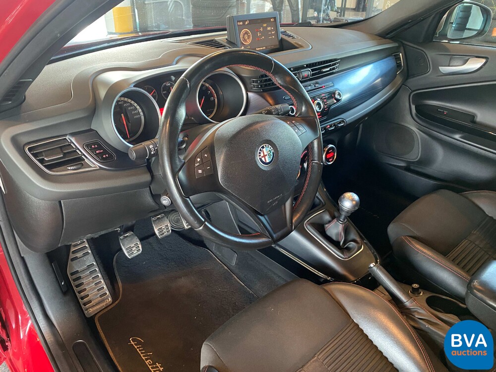 Alfa Romeo Giulietta 1.4T Distinctive 170hp 2011 -Org. NL-, 08-RSH-1.