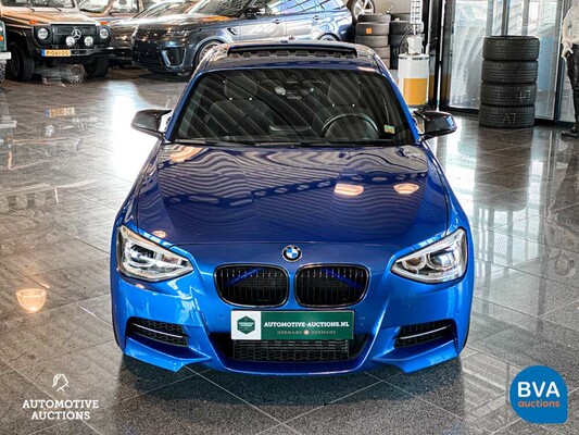 BMW M135i xDrive High Executive M-performance 320pk 2013, XV-242-R