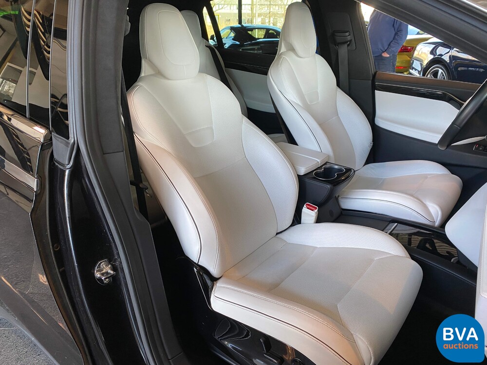 Tesla Model X 90D Base 6-person 429pk 2016 -Org. NL-, KV-944-Z.