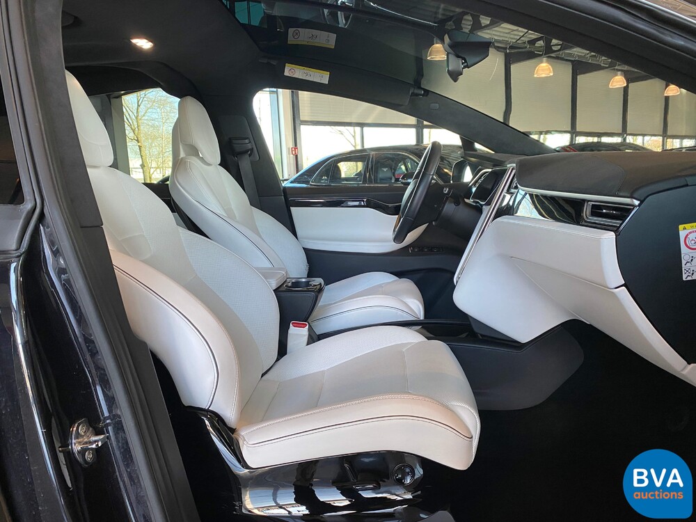 Tesla Model X 90D Base 6-person 429pk 2016 -Org. NL-, KV-944-Z.