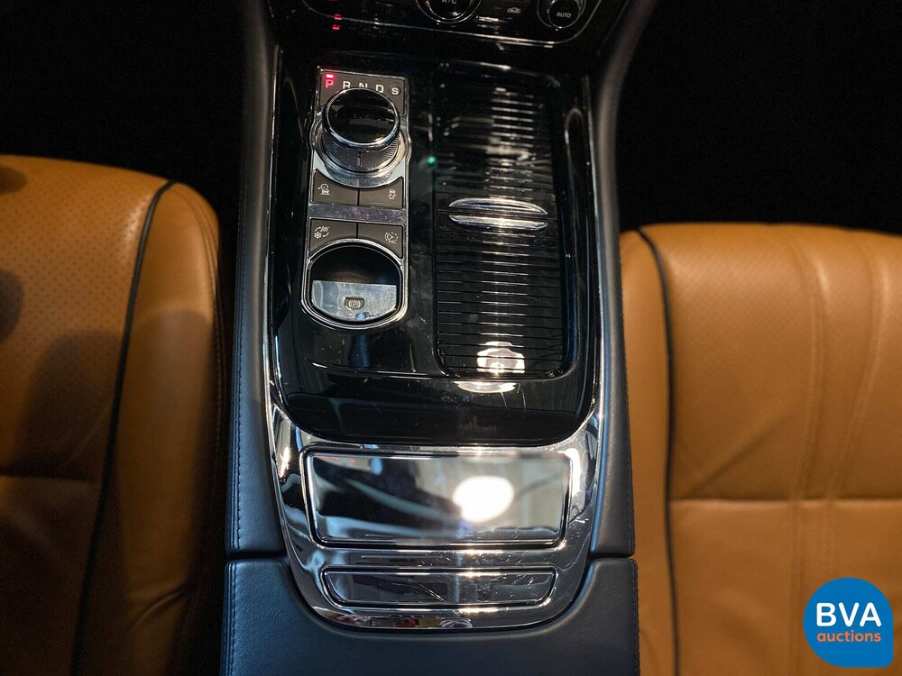 Jaguar XJ 3.0 D Premium Luxury 300hp 2018 Facelift, TD-898-B.