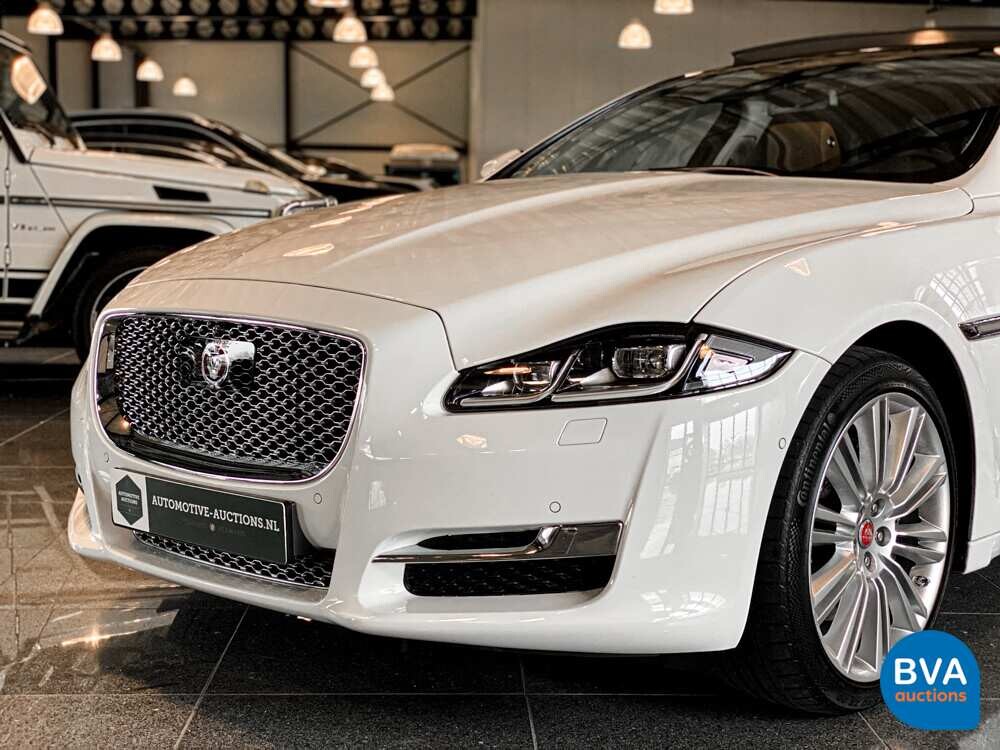 Jaguar XJ 3.0 D Premium Luxury 300hp 2018 Facelift, TD-898-B.