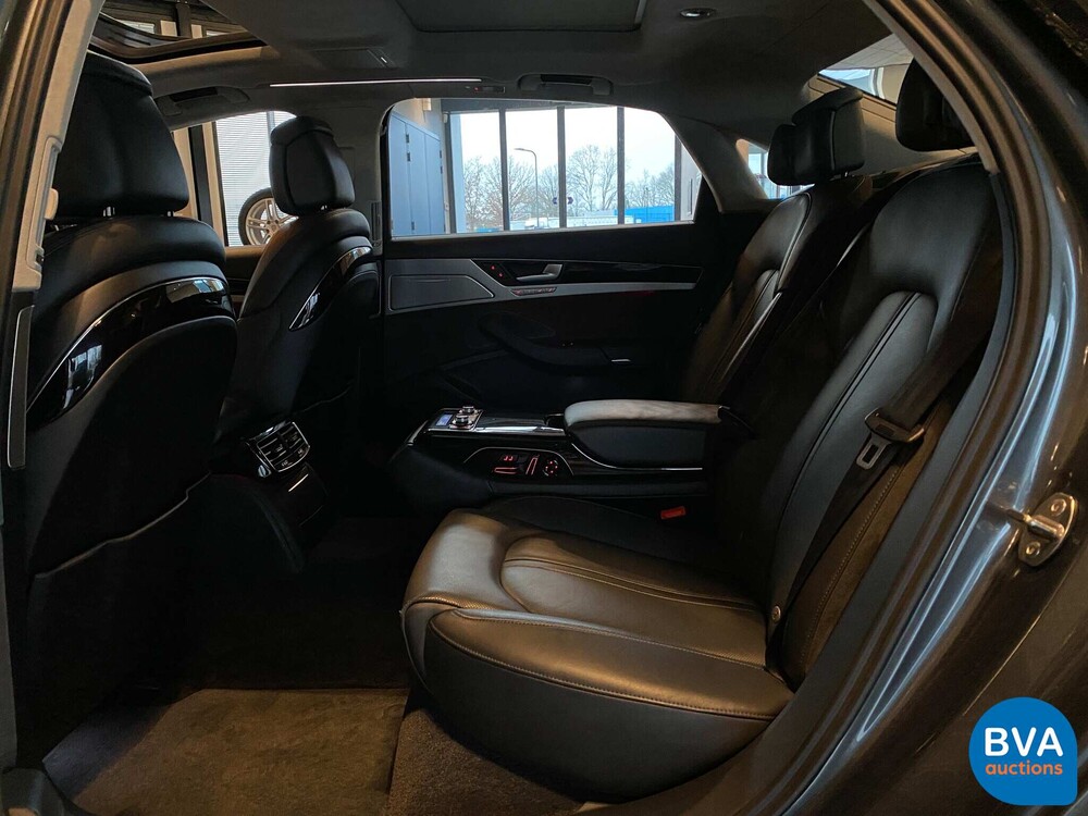 Audi A8 6.3 W12 quattro Lang Pro Line+ 500hp 2011 -Org. NL-, 04-RHV-9.