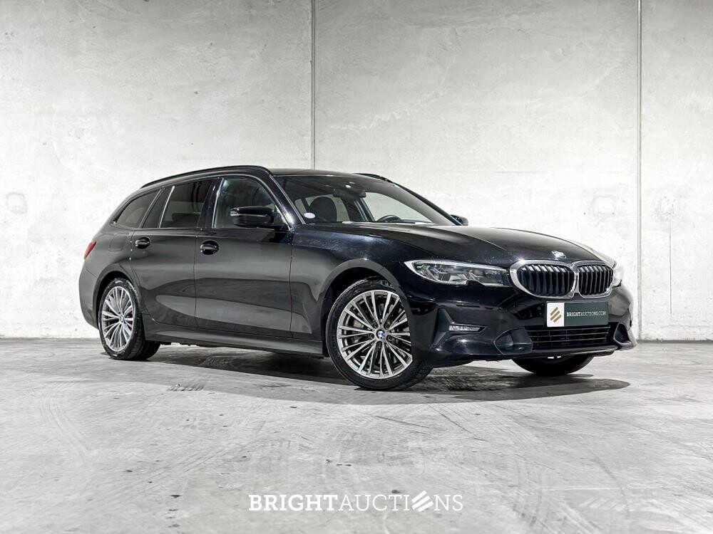 BMW 330e Touring Business Edition Plus 184pk 2021 3-serie (Origineel-NL + 1e Eigenaar) L-480-TL