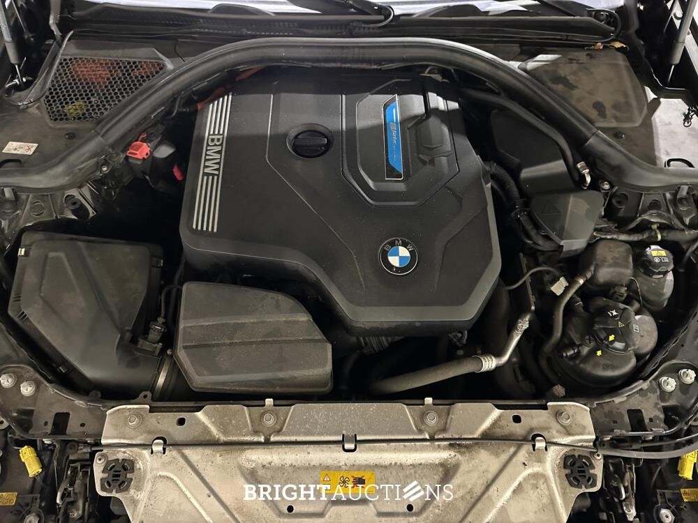 BMW 330e Touring Business Edition Plus 184pk 2021 3-serie (Origineel-NL + 1e Eigenaar) L-480-TL