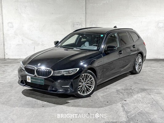 BMW 330e Touring Business Edition Plus 184pk 2021 3-serie (Origineel-NL + 1e Eigenaar) L-480-TL