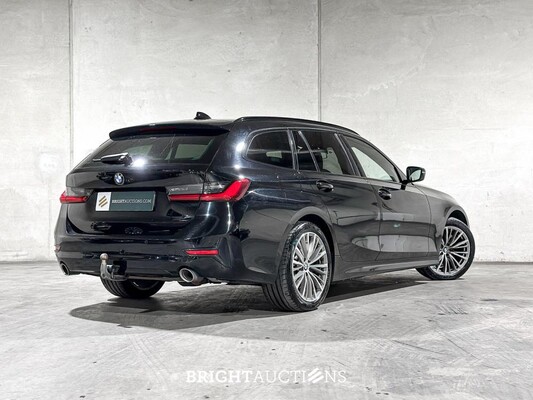 BMW 330e Touring Business Edition Plus 184pk 2021 3-serie (Origineel-NL + 1e Eigenaar) L-480-TL