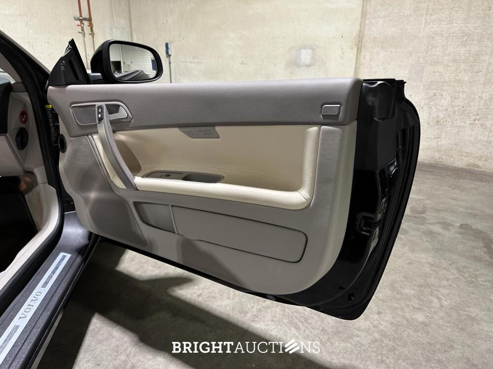 Volvo C70 Convertible 2.0D Momentum 136pk 2010, 41-KKH-3 Youngtimer