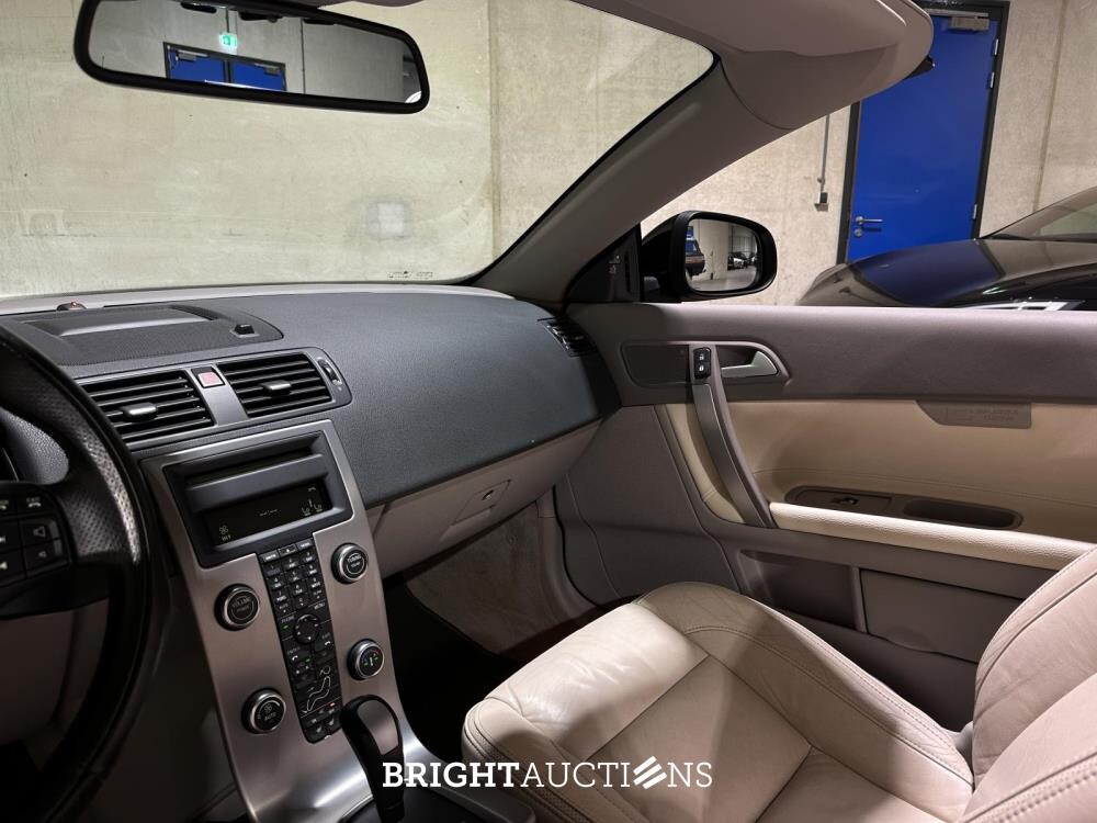 Volvo C70 Convertible 2.0D Momentum 136pk 2010, 41-KKH-3 Youngtimer