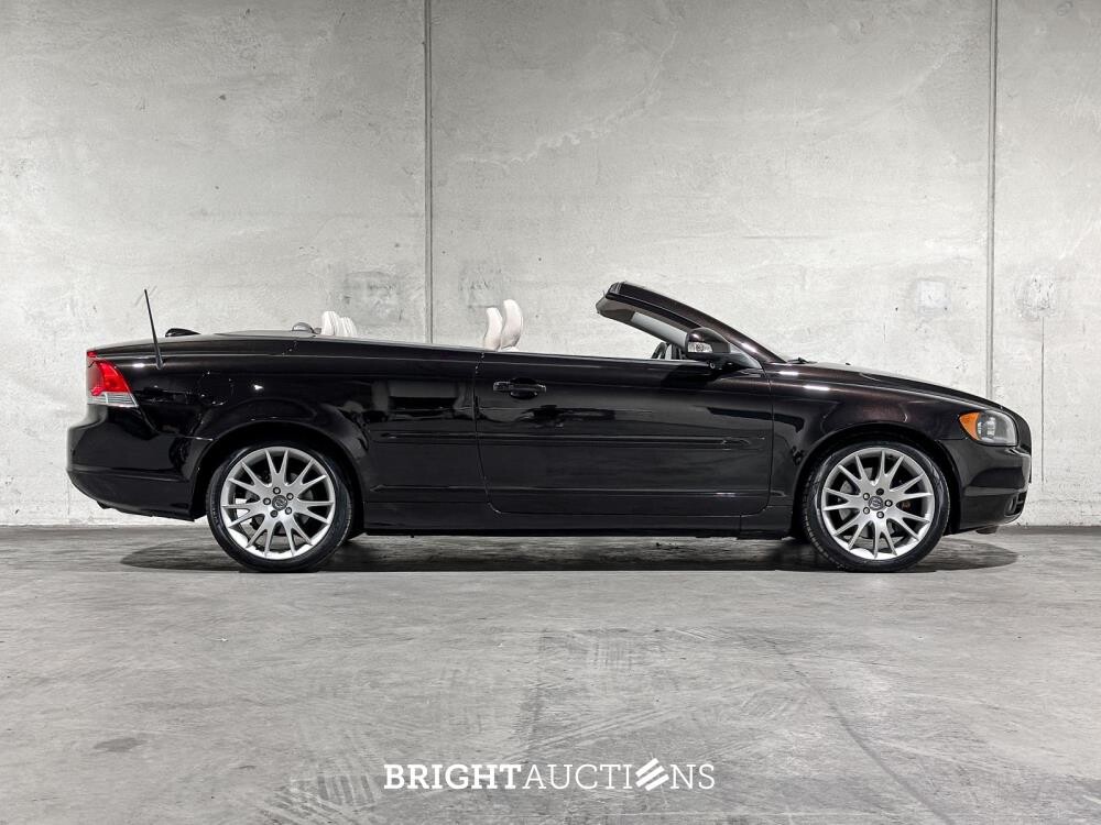 Volvo C70 Convertible 2.0D Momentum 136pk 2010, 41-KKH-3 Youngtimer