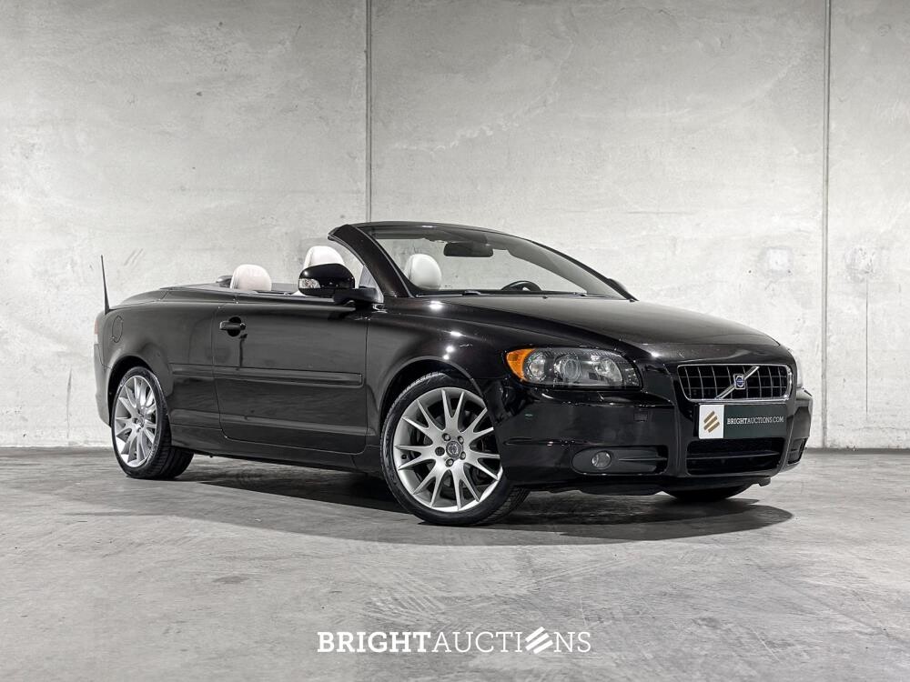 Volvo C70 Convertible 2.0D Momentum 136pk 2010, 41-KKH-3 Youngtimer