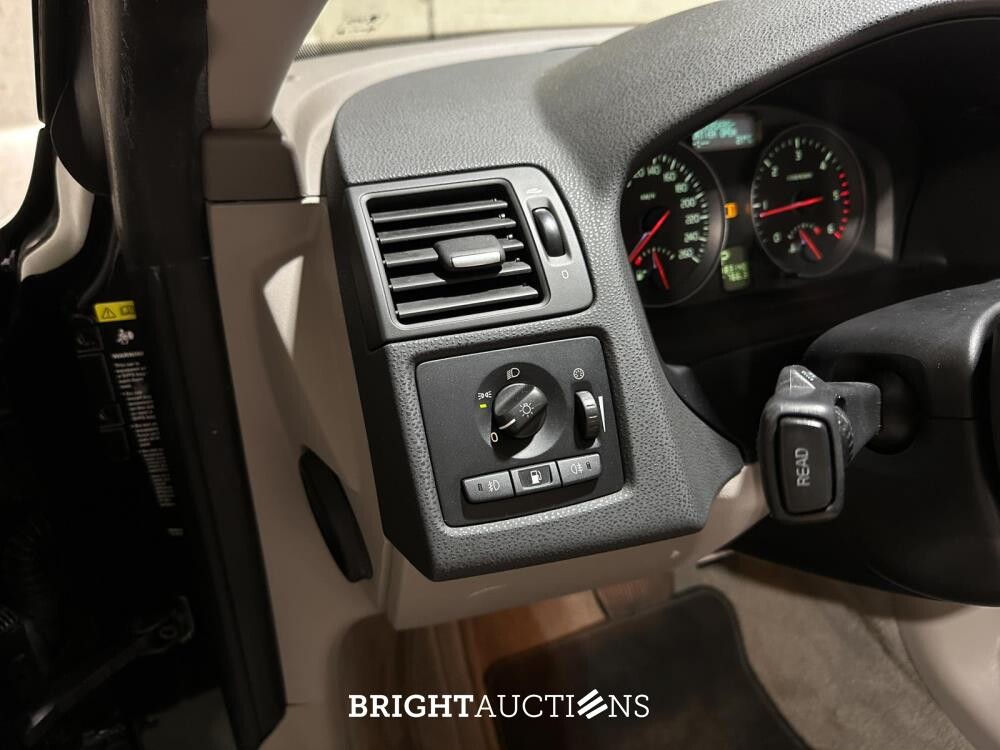 Volvo C70 Convertible 2.0D Momentum 136pk 2010, 41-KKH-3 Youngtimer