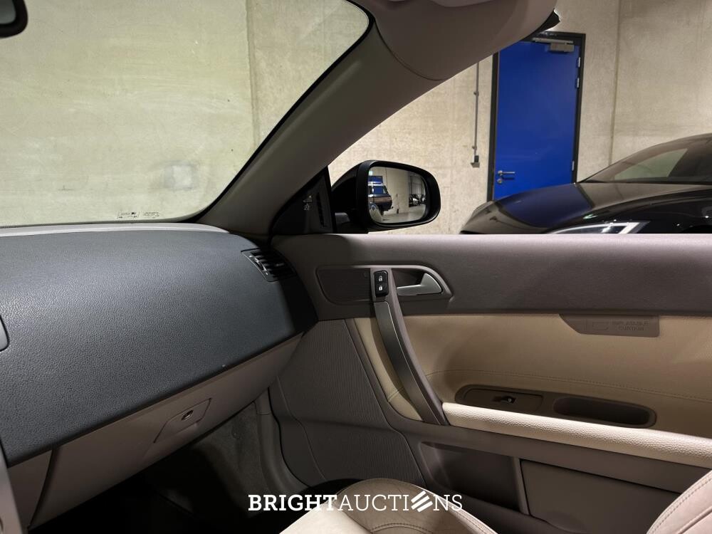Volvo C70 Convertible 2.0D Momentum 136pk 2010, 41-KKH-3 Youngtimer