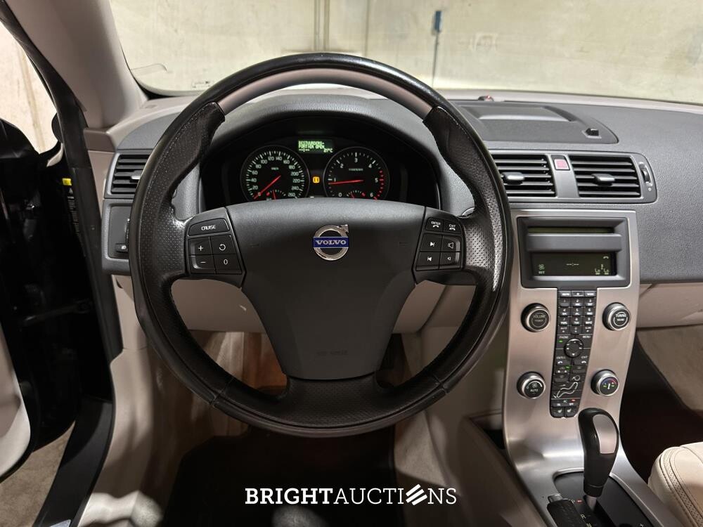 Volvo C70 Convertible 2.0D Momentum 136pk 2010, 41-KKH-3 Youngtimer