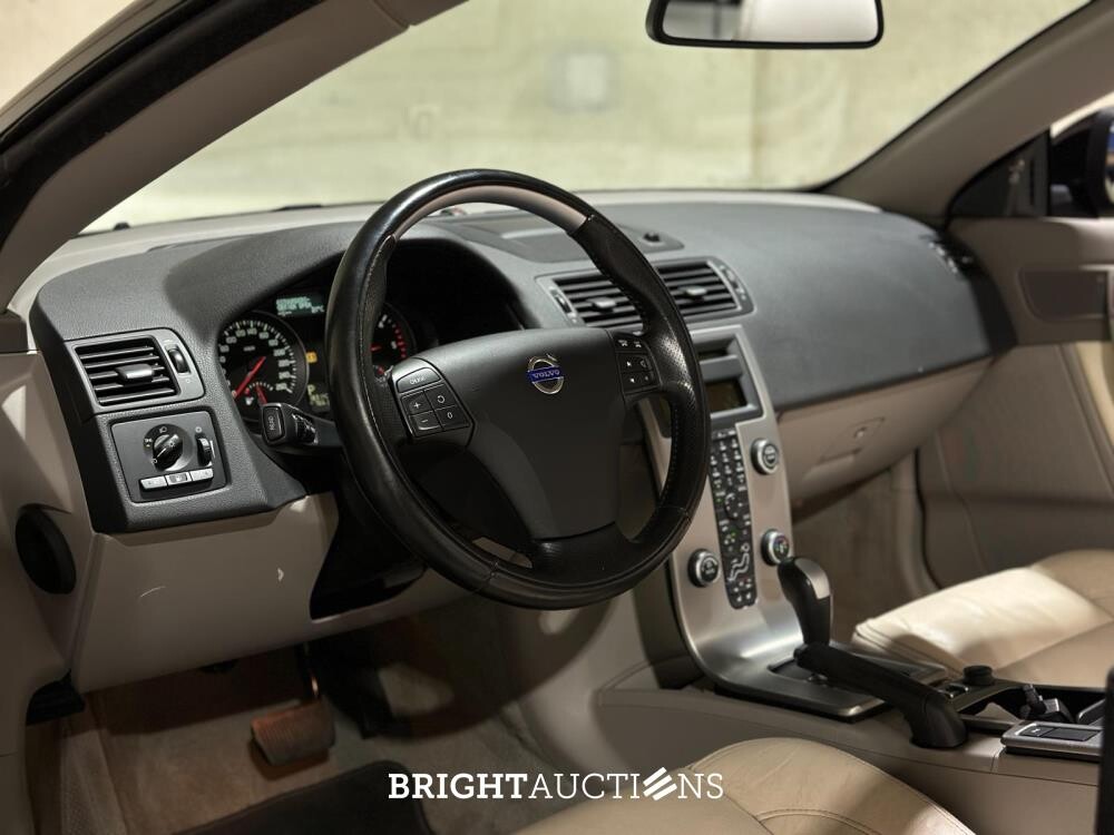 Volvo C70 Convertible 2.0D Momentum 136pk 2010, 41-KKH-3 Youngtimer