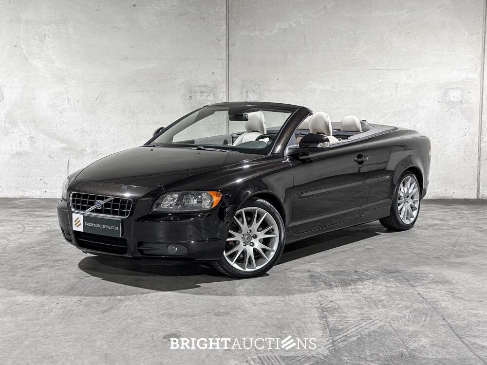 Volvo C70 Convertible 2.0D Momentum 136pk 2010, 41-KKH-3 Youngtimer
