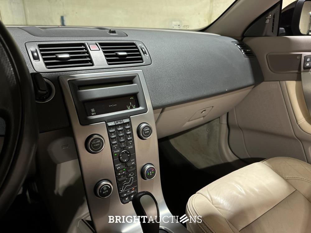 Volvo C70 Convertible 2.0D Momentum 136pk 2010, 41-KKH-3 Youngtimer