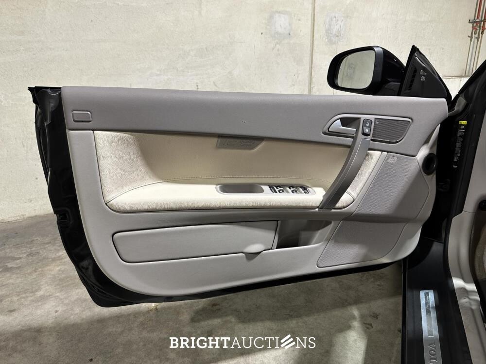 Volvo C70 Convertible 2.0D Momentum 136pk 2010, 41-KKH-3 Youngtimer