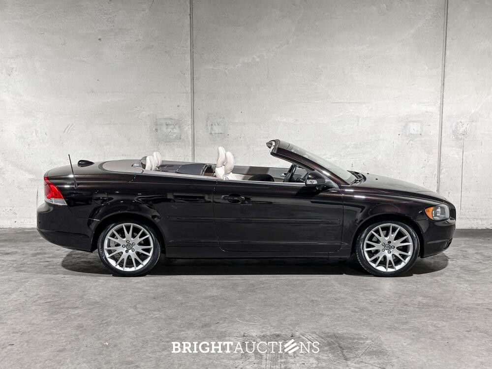 Volvo C70 Convertible 2.0D Momentum 136pk 2010, 41-KKH-3 Youngtimer