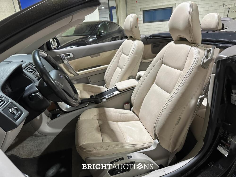 Volvo C70 Convertible 2.0D Momentum 136pk 2010, 41-KKH-3 Youngtimer