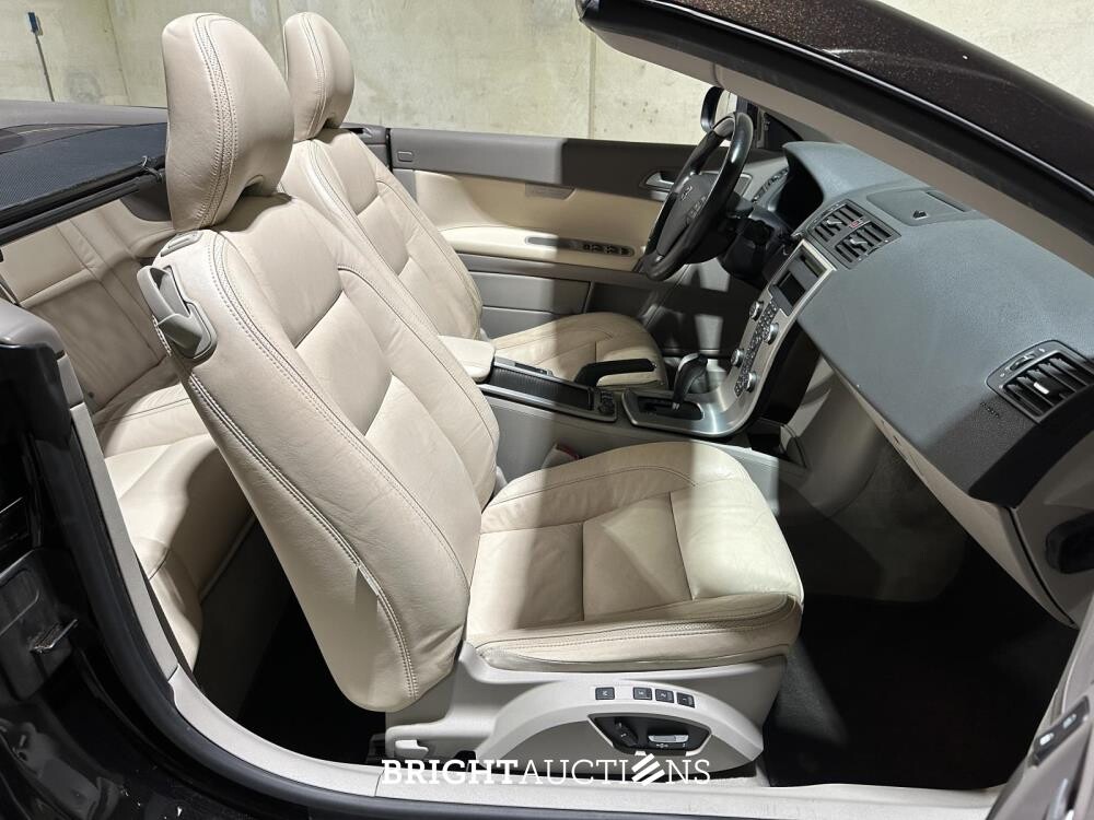 Volvo C70 Convertible 2.0D Momentum 136pk 2010, 41-KKH-3 Youngtimer