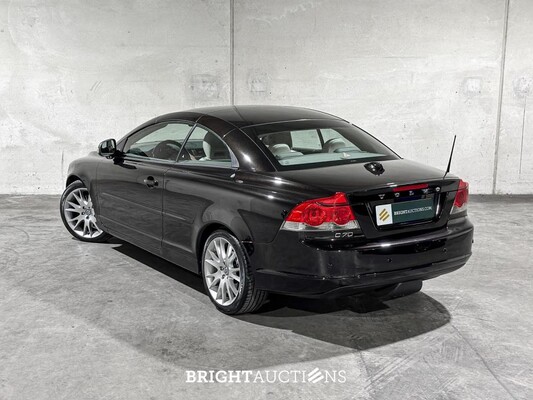 Volvo C70 Convertible 2.0D Momentum 136pk 2010, 41-KKH-3 Youngtimer