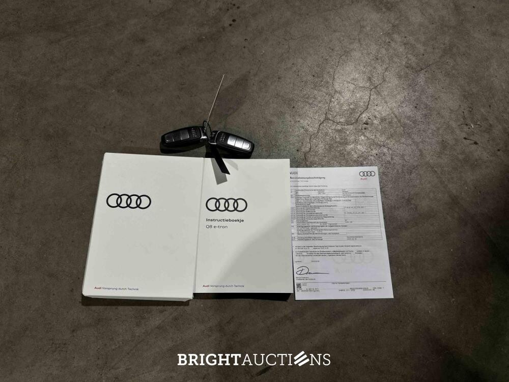Audi Q8 e-tron 50 Quattro 95 kWh 340pk 2023 (Origineel-NL), S-106-PZ