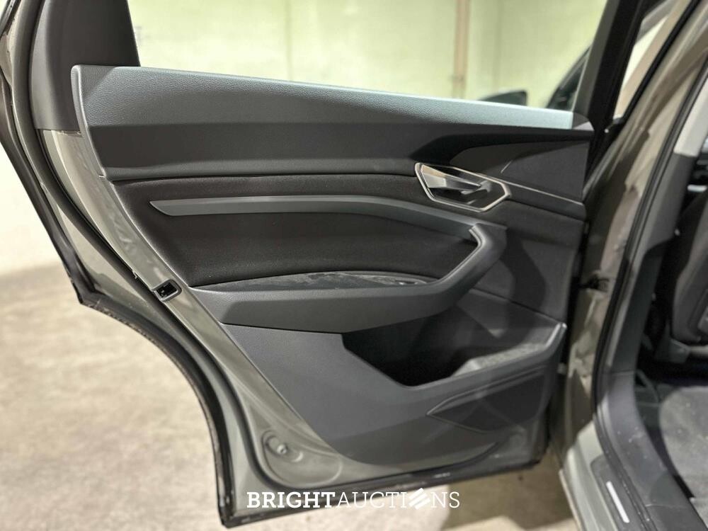 Audi Q8 e-tron 50 Quattro 95 kWh 340pk 2023 (Origineel-NL), S-106-PZ