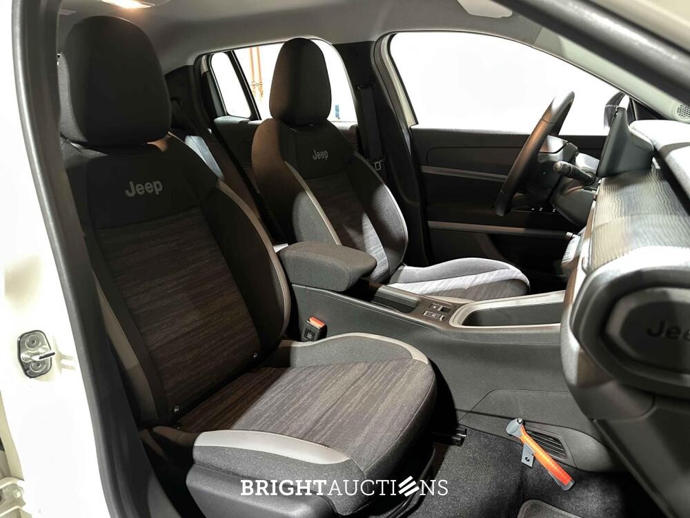 Jeep Avenger Longitude 54 kWh 156pk 2023 (Origineel-NL + 1e Eigenaar), X-383-NN