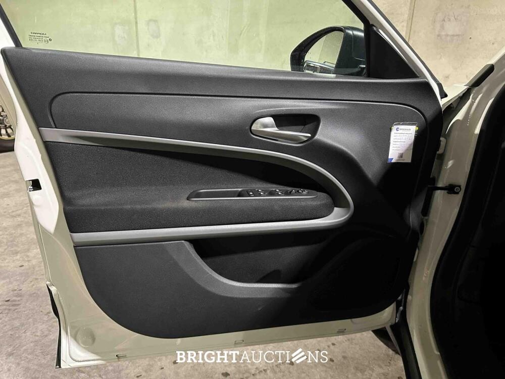 Jeep Avenger Longitude 54 kWh 156pk 2023 (Origineel-NL + 1e Eigenaar), X-383-NN