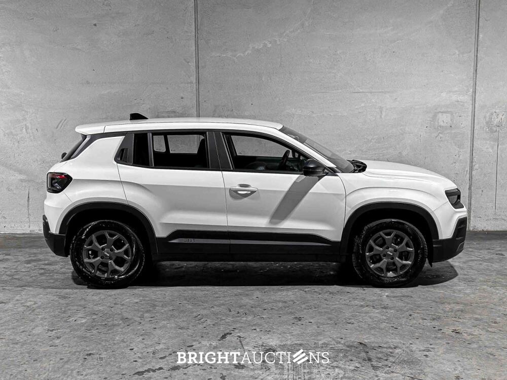 Jeep Avenger Longitude 54 kWh 156pk 2023 (Origineel-NL + 1e Eigenaar), X-383-NN