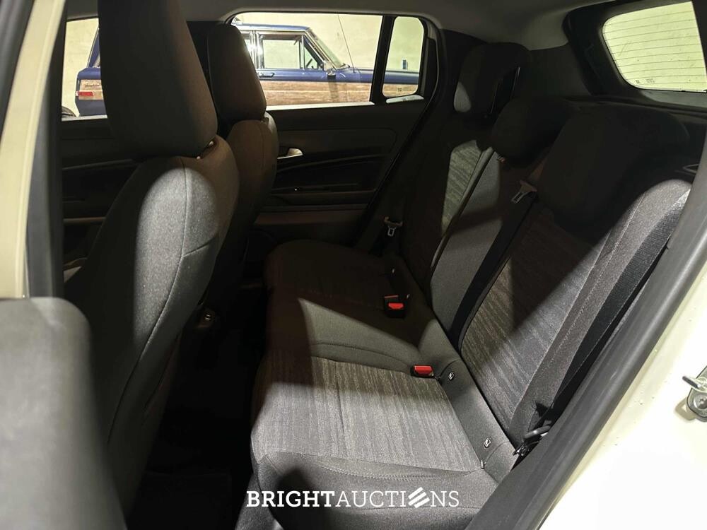 Jeep Avenger Longitude 54 kWh 156pk 2023 (Origineel-NL + 1e Eigenaar), X-383-NN